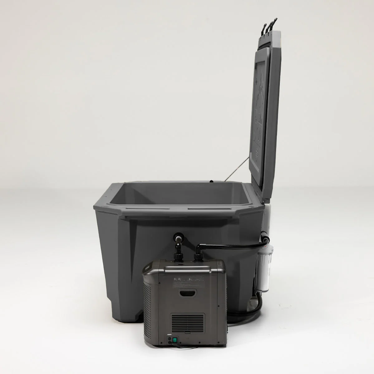 The Wide Grizzly 450 Cold Plunge Tub - 1/4 Horsepower - Stealth Gray - Image 4